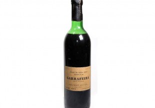 Vinho de mesa Tinto GARRAFEIRA colheita de 1983