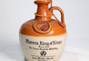 Garrafa de Whisky em cerâmica Munro's King of King's