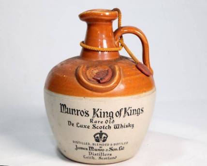 Garrafa de Whisky em cerâmica Munro's King of King's