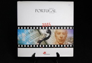 Livro Anual dos CTT de 2005, com uma tiragem de 13.000 exemplares