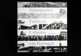 Livro Temático dos CTT 'Os Transportes Publicos em Portugal' 2011