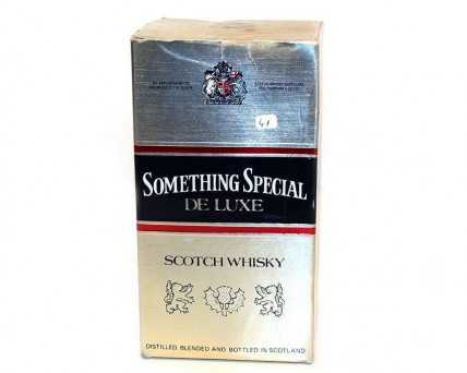 Garrafa de Whisky Something Special de luxe Scotch Whisky, 75cl, com caixa.