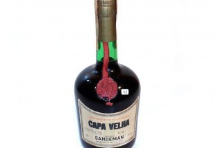 Garrafa de Aguardente Velhíssima Capa Velha - Sandeman