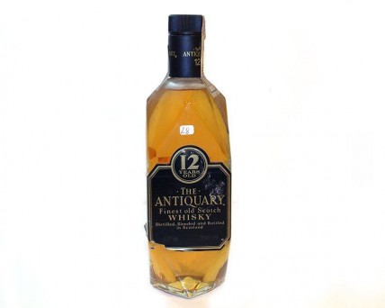 Garrafa de Whisky The Antiquary Finest old Scotch 12 anos