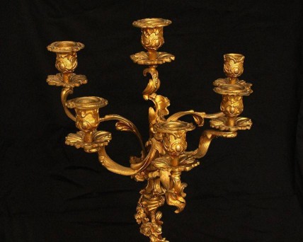 Imponente Candelabro Antigo  EM BRONZE BANHADO A OURO