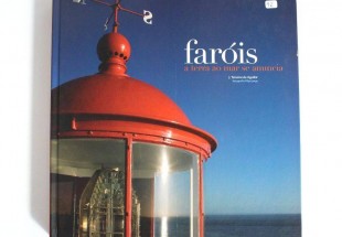 Livro Temático dos CTT 'Faróis - A terra ao Mar se anuncia' 2008