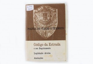 Livro Antigo.POLICIA DE VIAÇÃO E TRÂNSITO, CÓDIGO DA ESTRADA.