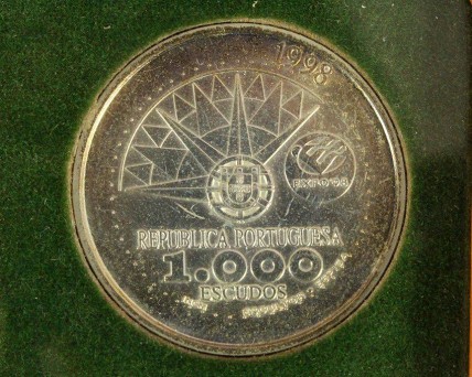 Moedas de Mil escudos e duzentos