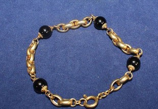 Pulseira em Prata Banhada a Ouro com Pedras Onix