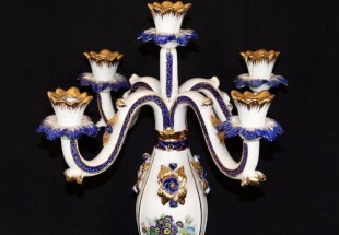 Par de Candelabros em Porcelana da Renomada Marca MYRTUS