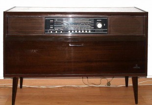 Rádio Antigo Grundig