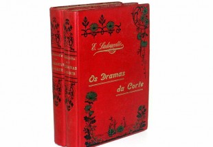  Livro 'OS DRAMAS DA CÔRTE' 