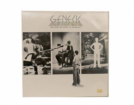 Um Disco de Vinil de Genesis 