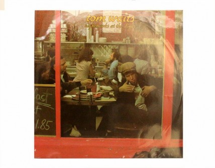 Um Disco de Vinil de Tom Waits 