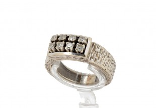 Anel ANTIGO em Ouro Branco de 19,2K e DIAMANTES