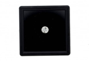 DIAMANTE NATURAL FANCY SILVER, 0.71 CT, SI1