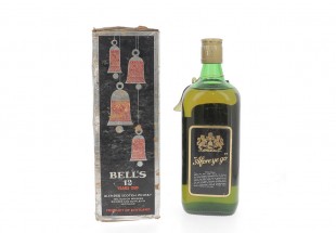 BELL`S 12 YEARS OLD DE LUXE (CAIXA DE NATAL PRETA) – 1970