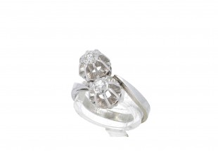 L777-012 Anel em OURO Branco 18K - 2 DIAMANTES